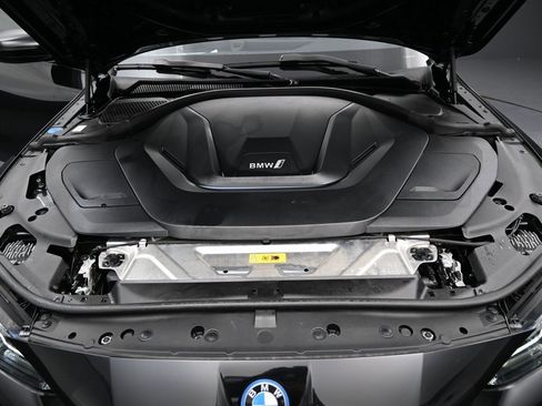 Used 2022 BMW i4 eDrive40 w/ Premium Package image 38