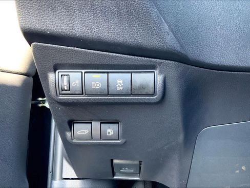 Used 2026 Toyota Corolla Cross AWD Hybrid w/ Convenience Package image 34