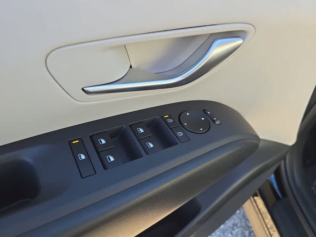 New 2026 Hyundai Tucson SEL FWD image 17