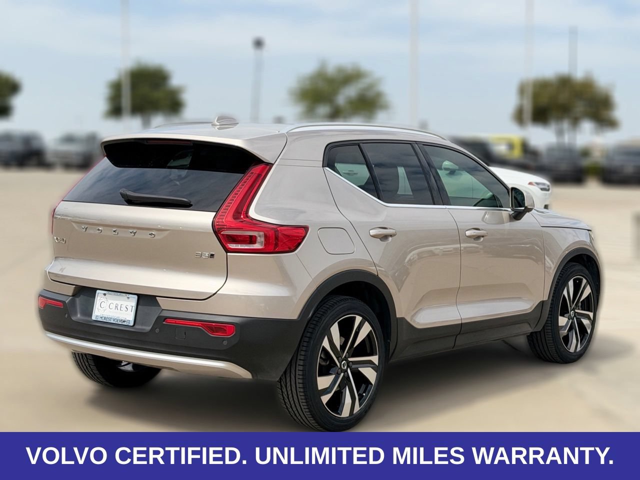 Certified 2024 Volvo XC40 B5 Plus w/ Protection Package Premier AWD/4WD image 9