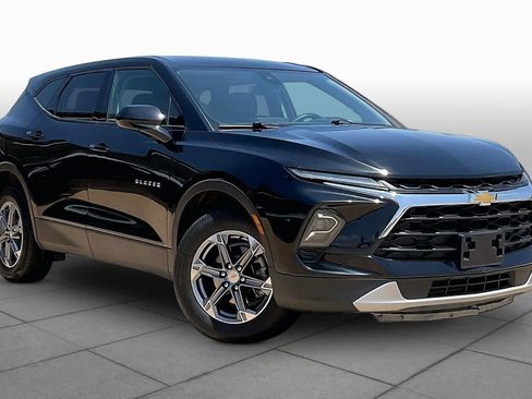 Used 2023 Chevrolet Blazer LT AWD/4WD image 2