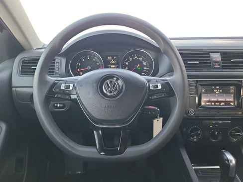 Used 2016 Volkswagen Jetta S image 12
