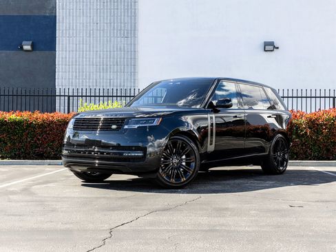 Used 2025 Land Rover Range Rover Long Wheelbase SE image 11