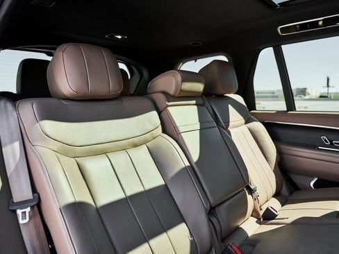 Used 2025 Land Rover Range Rover Long Wheelbase SE image 41