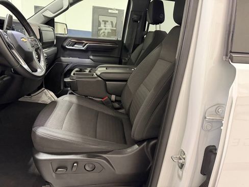 Used 2024 Chevrolet Silverado 1500 LT image 12