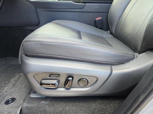 Used 2025 Lexus GX 550 AWD/4WD image 17