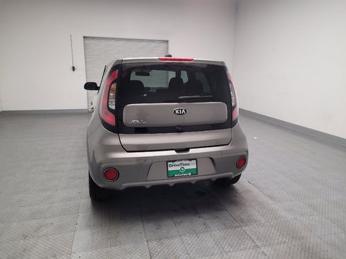 Used 2018 Kia Soul + FWD image 6