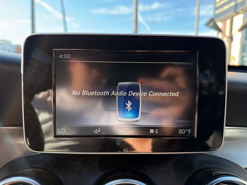 Used 2019 Mercedes-Benz GLC 300 w/ Premium Package image 28