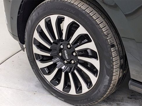 Used 2023 Lincoln Navigator Black Label image 5