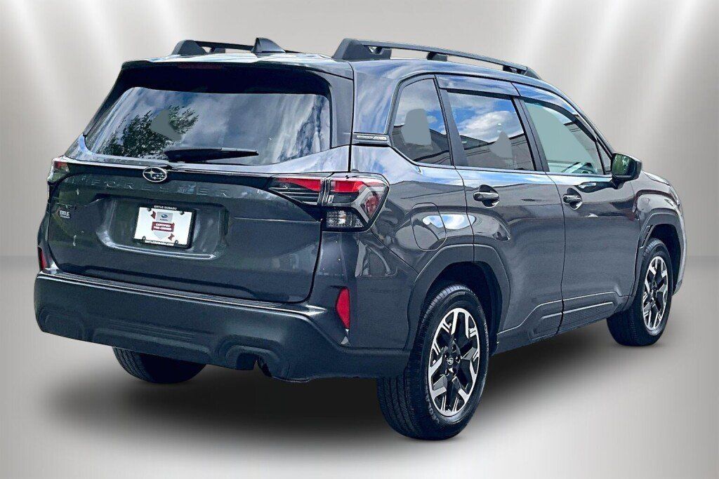 Used 2026 Subaru Forester Premium AWD/4WD image 5