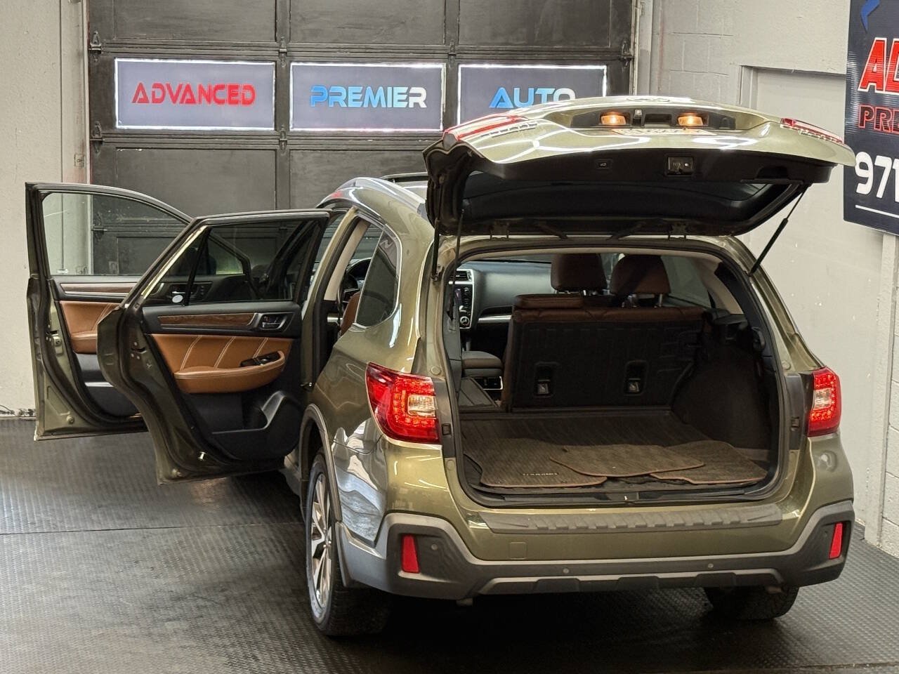 Used 2018 Subaru Outback 3.6R Touring w/ Protection Package #1 AWD/4WD image 11