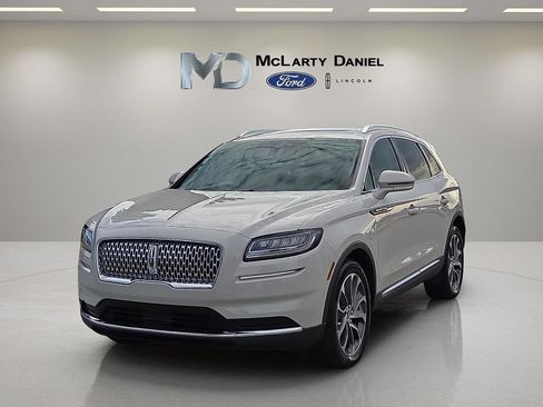 Used 2023 Lincoln Nautilus Reserve w/ Class II Trailer Tow Package FWD image 2