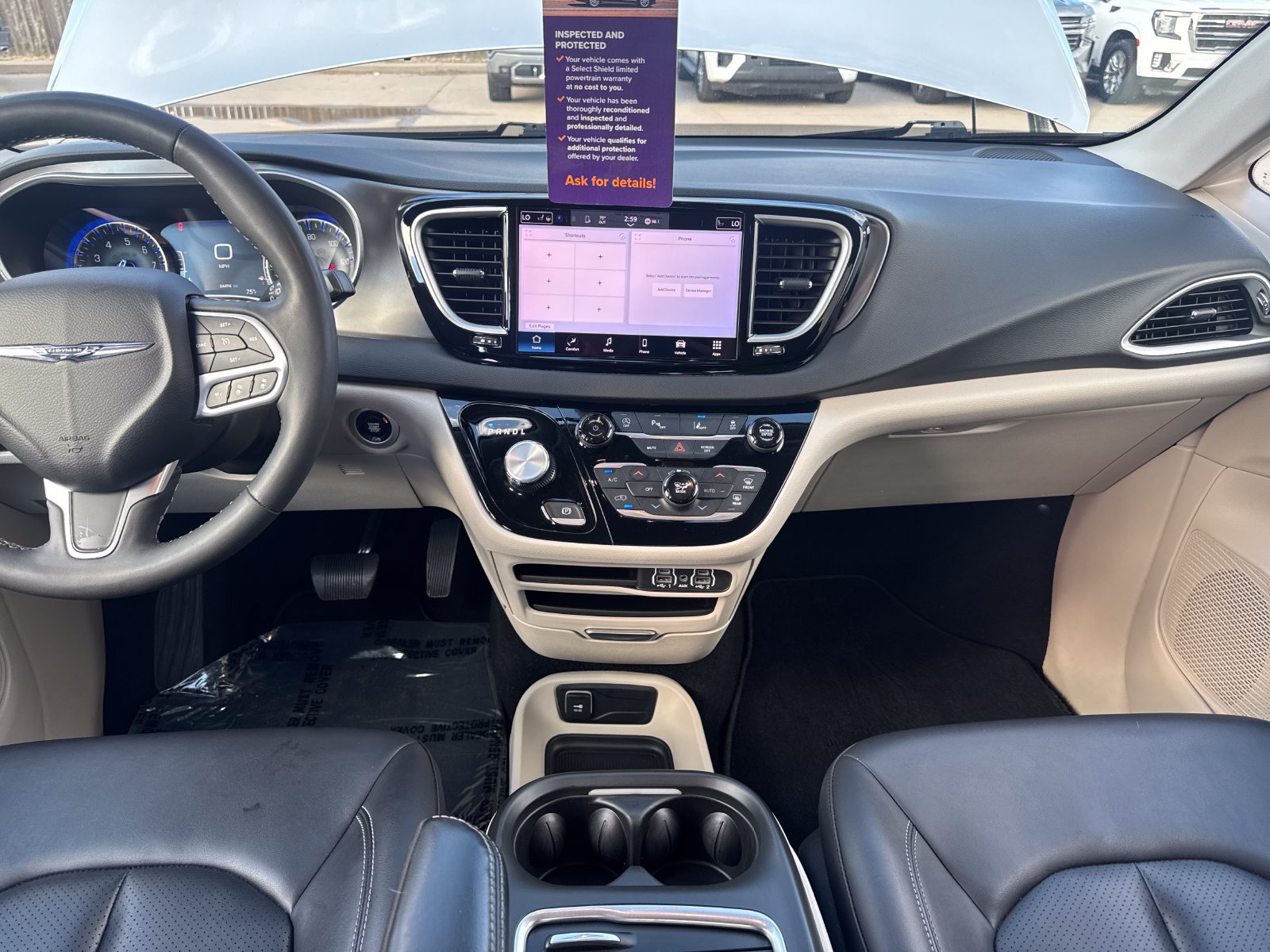 Used 2024 Chrysler Pacifica Touring-L FWD image 23
