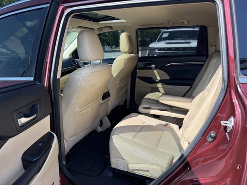 Used 2014 Toyota Highlander Limited AWD/4WD image 14