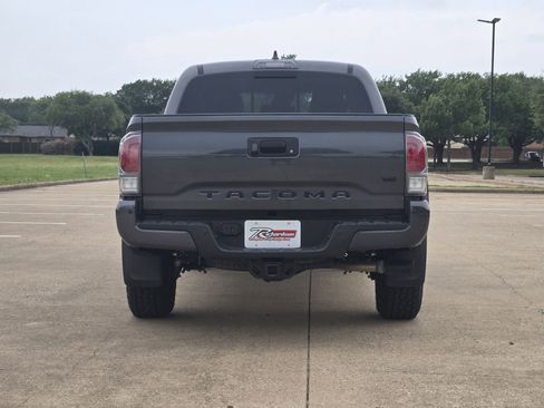 Used 2021 Toyota Tacoma TRD Sport w/ Technology Package AWD/4WD image 5