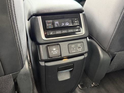 Certified 2023 Subaru Ascent Touring AWD/4WD image 16