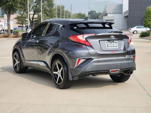 Used 2020 Toyota C-HR LE image 5