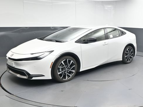 Certified 2024 Toyota Prius Prime XSE image 4