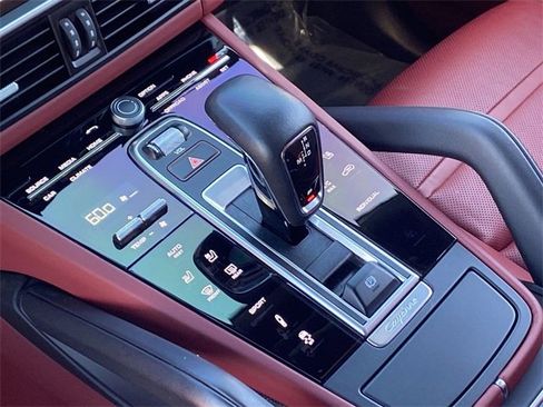 Used 2023 Porsche Cayenne S Platinum w/ Premium Package Plus image 30