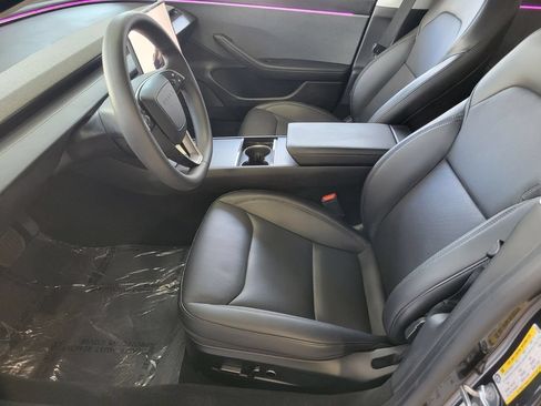 Used 2024 Tesla Model 3 Standard Range RWD image 9