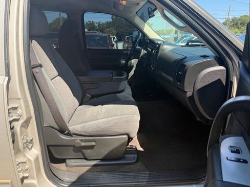 Used 2007 GMC Sierra 2500 SLE w/ Z71 Off-Road Package image 13