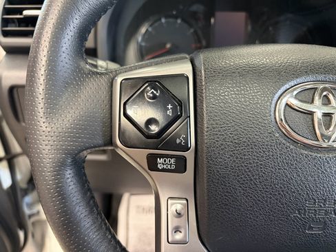 Used 2022 Toyota 4Runner SR5 Premium w/ Moonroof Package AWD/4WD image 15