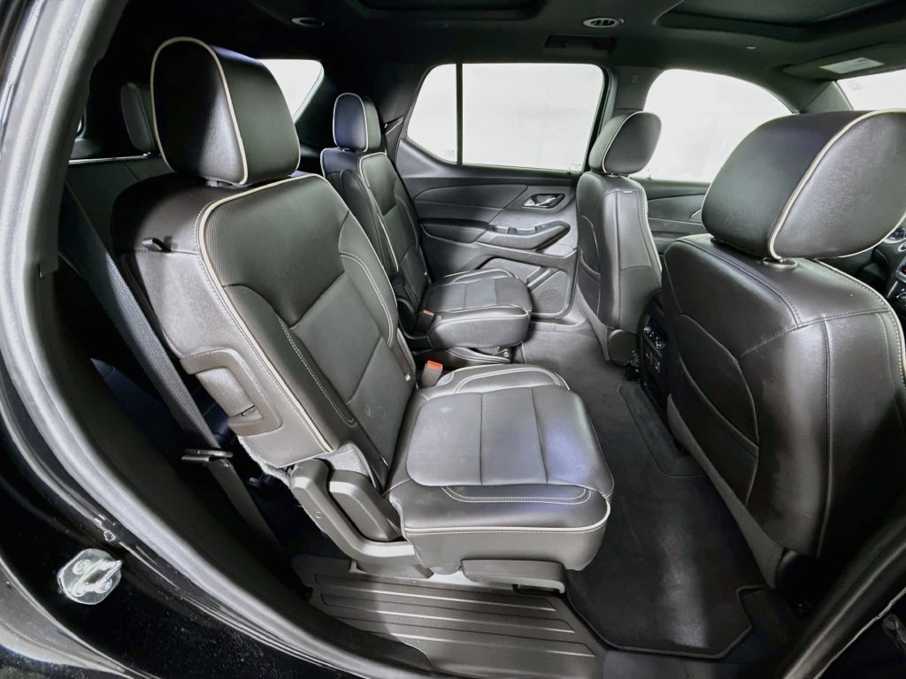 Used 2022 Chevrolet Traverse Premier w/ LPO, Cargo Package FWD image 29