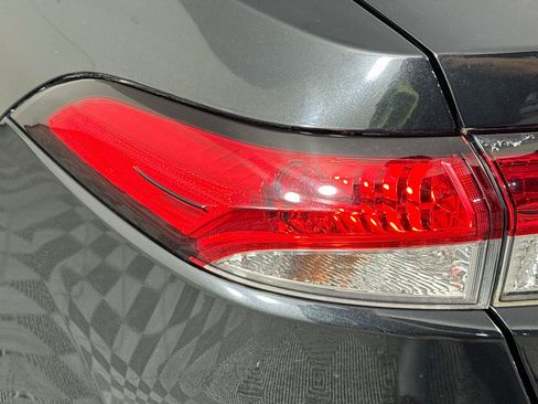 Used 2020 Toyota Corolla LE FWD image 33