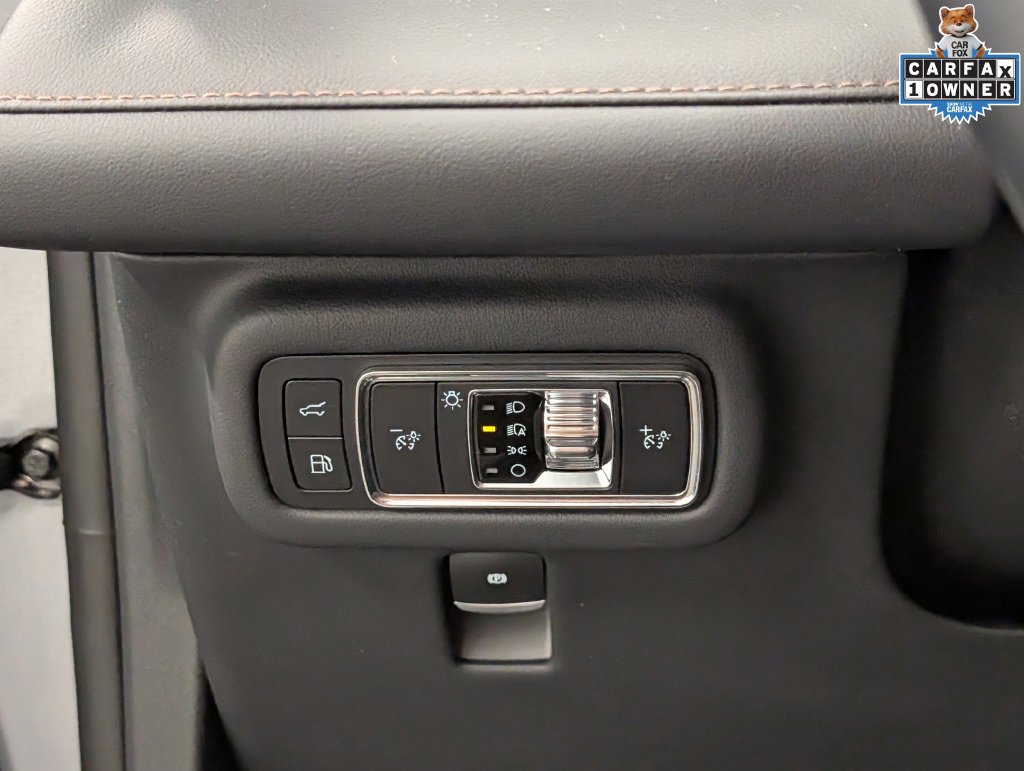 Used 2025 Lincoln Nautilus Reserve w/ Jet Appearance Package AWD/4WD image 23