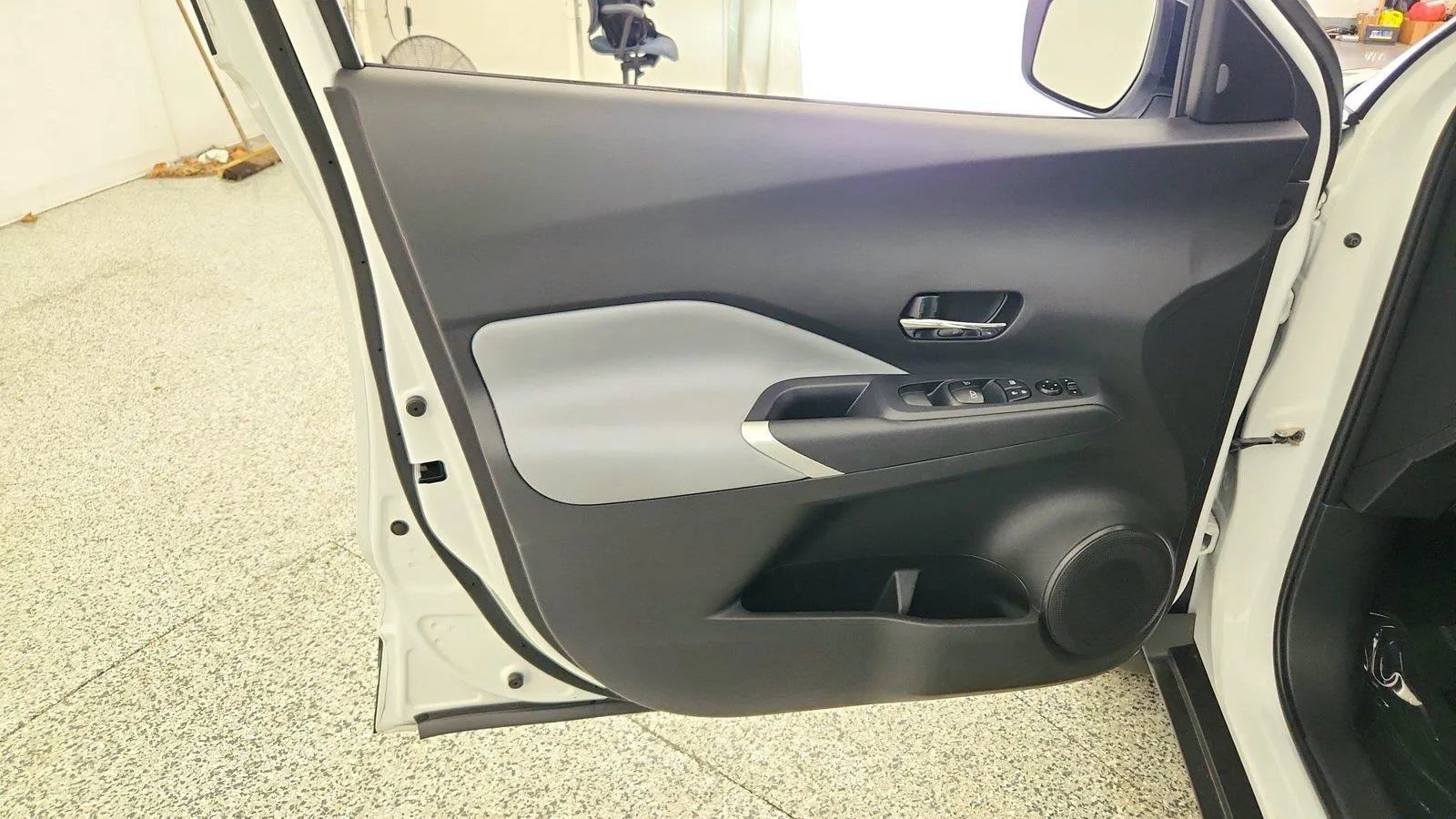 Used 2024 Nissan Kicks SR w/ SR Premium Package FWD image 24