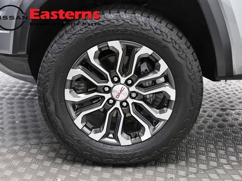 Used 2024 GMC Canyon Denali AWD/4WD image 32