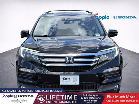 Used 2018 Honda Pilot Touring image 2