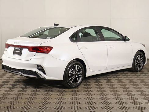 Used 2024 Kia Forte LXS w/ LXS Technology Package FWD image 9