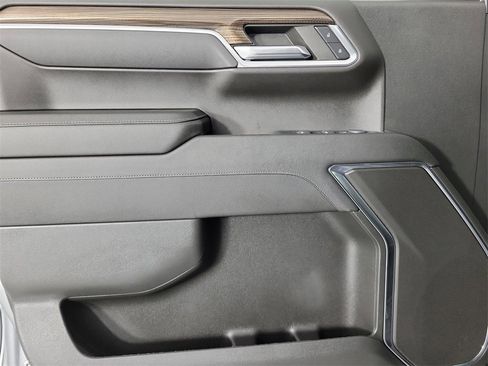 Used 2023 Chevrolet Silverado 1500 LT image 16