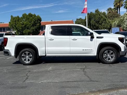 New 2026 GMC Sierra 1500 SLE AWD/4WD image 3