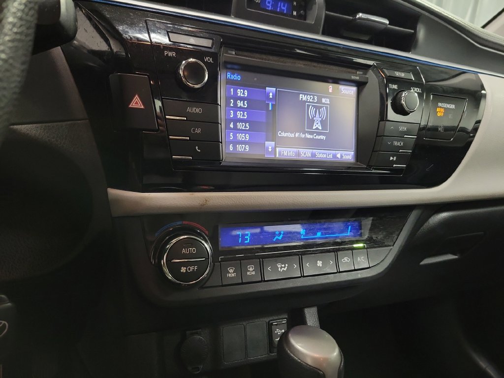Used 2015 Toyota Corolla LE FWD image 18