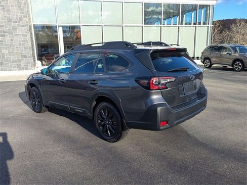 Used 2025 Subaru Outback Onyx Edition image 4