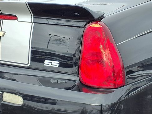 Used 2007 Chevrolet Monte Carlo SS w/ Silver Rally Stripe Package image 21