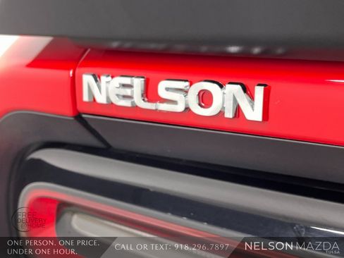 Used 2015 Dodge Challenger SXT image 15