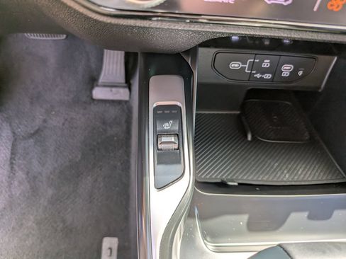Certified 2025 Kia Sorento S FWD image 27