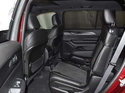 New 2025 Jeep Grand Cherokee L Altitude image 28