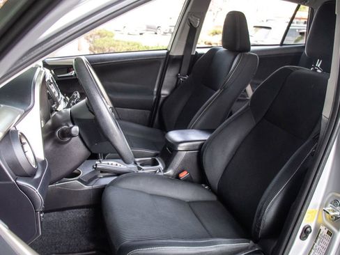 Used 2014 Toyota RAV4 XLE AWD/4WD image 10