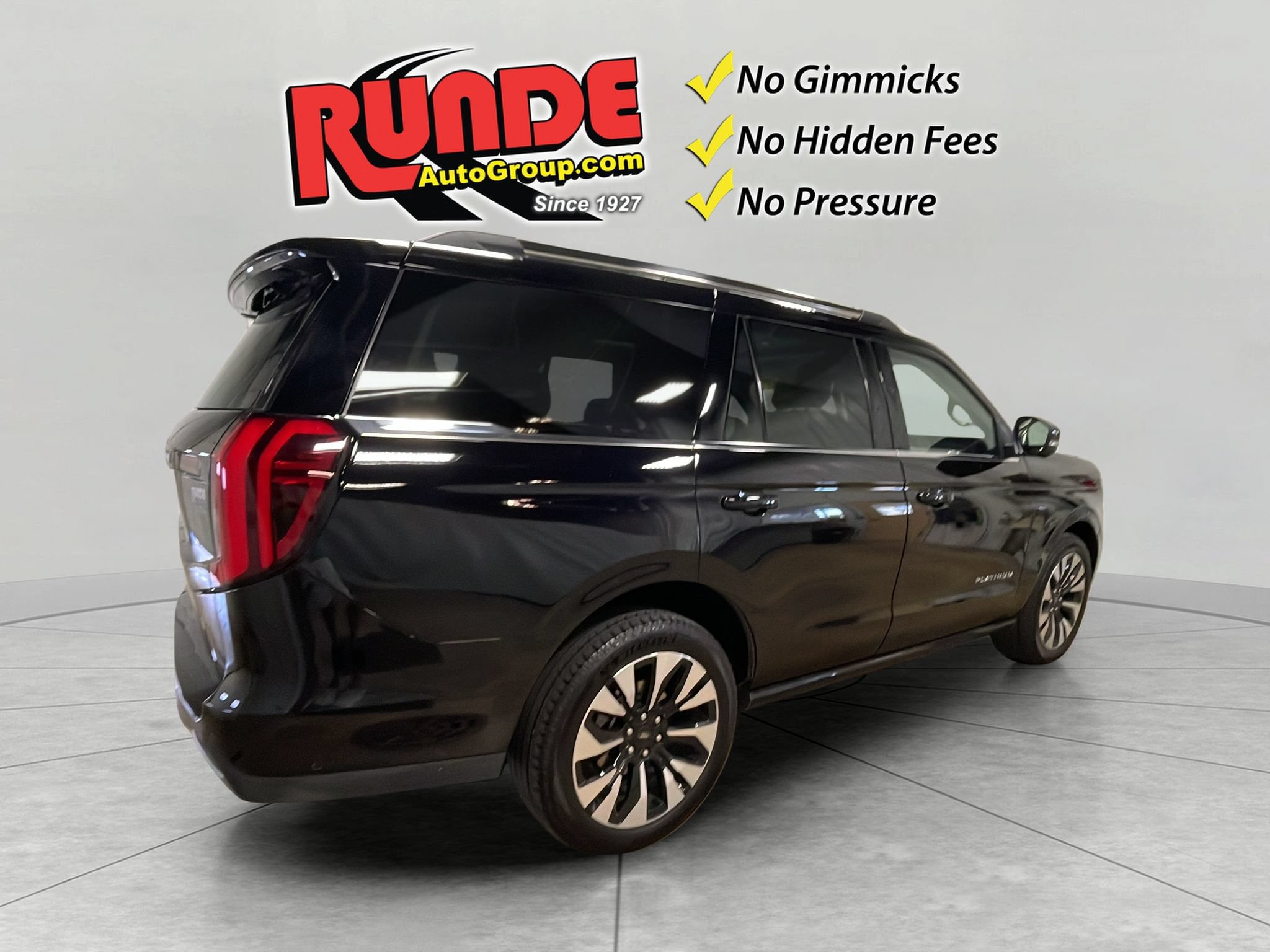 Used 2025 Ford Expedition Platinum w/ Driver's Package AWD/4WD image 6
