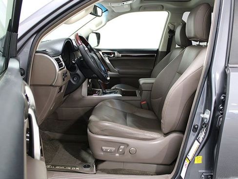 Used 2019 Lexus GX 460 Premium image 11