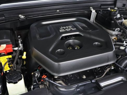 Used 2021 Jeep Wrangler Unlimited Sahara image 27