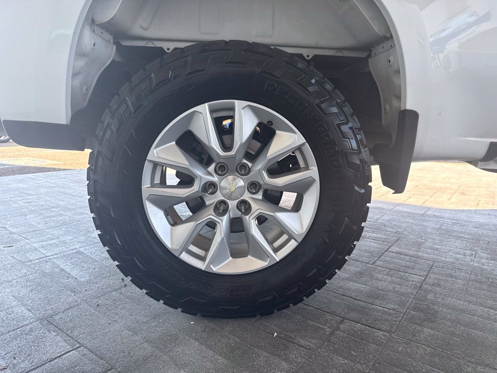 Used 2020 Chevrolet Silverado 1500 Custom w/ Custom Value Package AWD/4WD image 23
