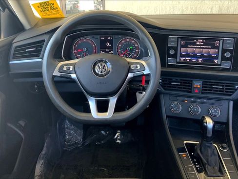Used 2021 Volkswagen Jetta S image 9