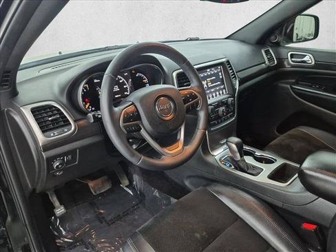 Used 2018 Jeep Grand Cherokee Altitude AWD/4WD image 10
