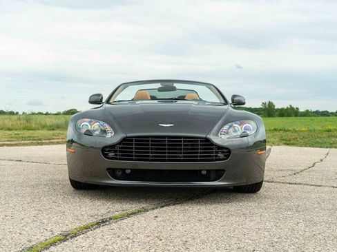 Used 2010 Aston Martin V8 Vantage Roadster image 32