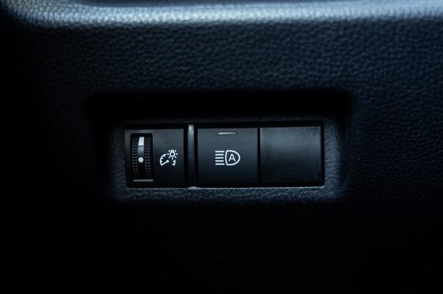 Used 2025 Toyota RAV4 XLE AWD/4WD image 18